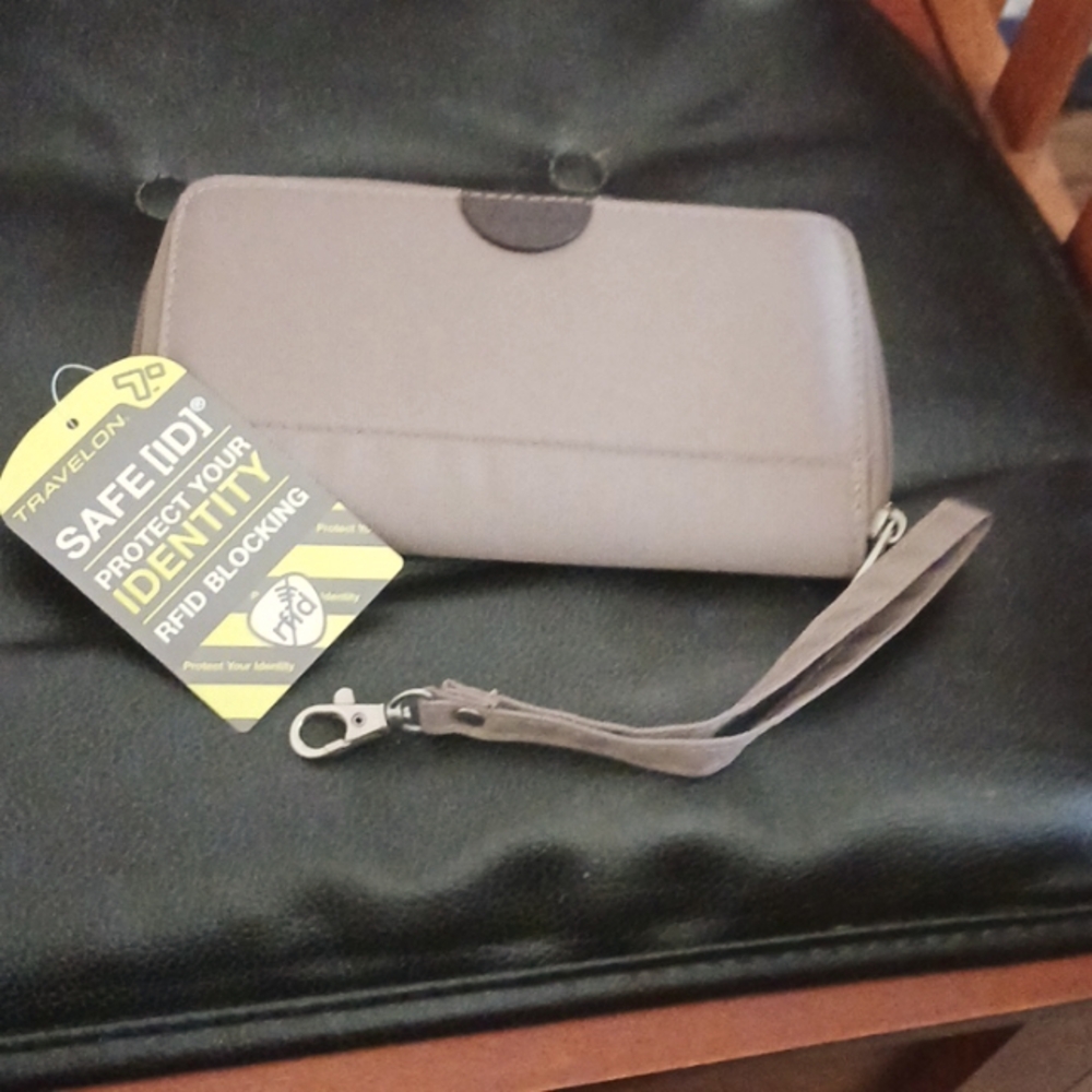 Wallet/Wristlet